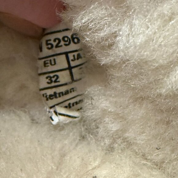 UGG Little Girl's Dakota Moccasin/Loafer Style Slippers (Size: 1Y) EUC - Picture 14 of 15